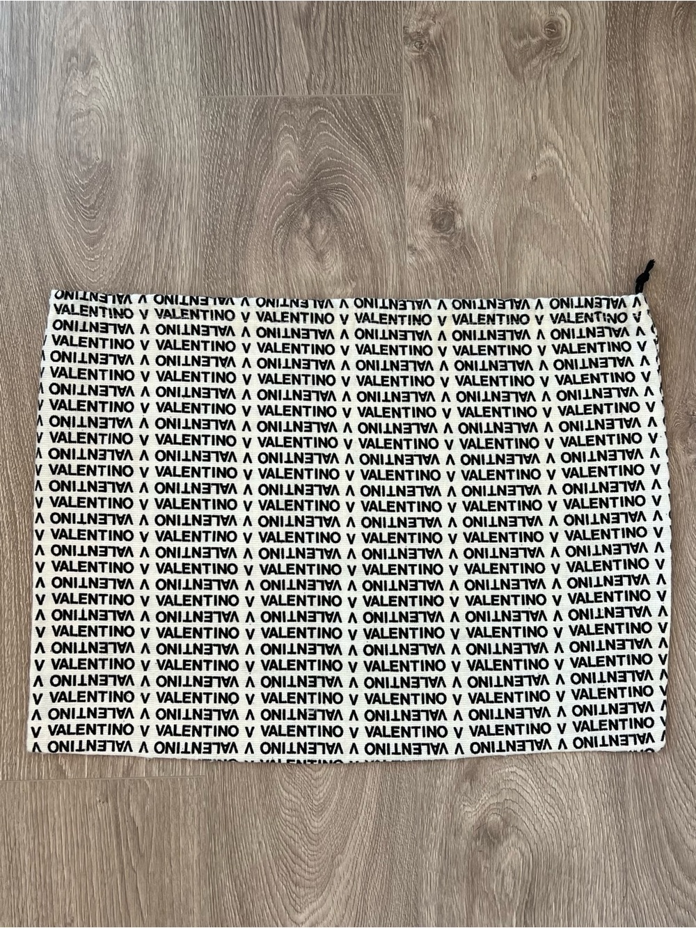 Valentino dust bag (C44)